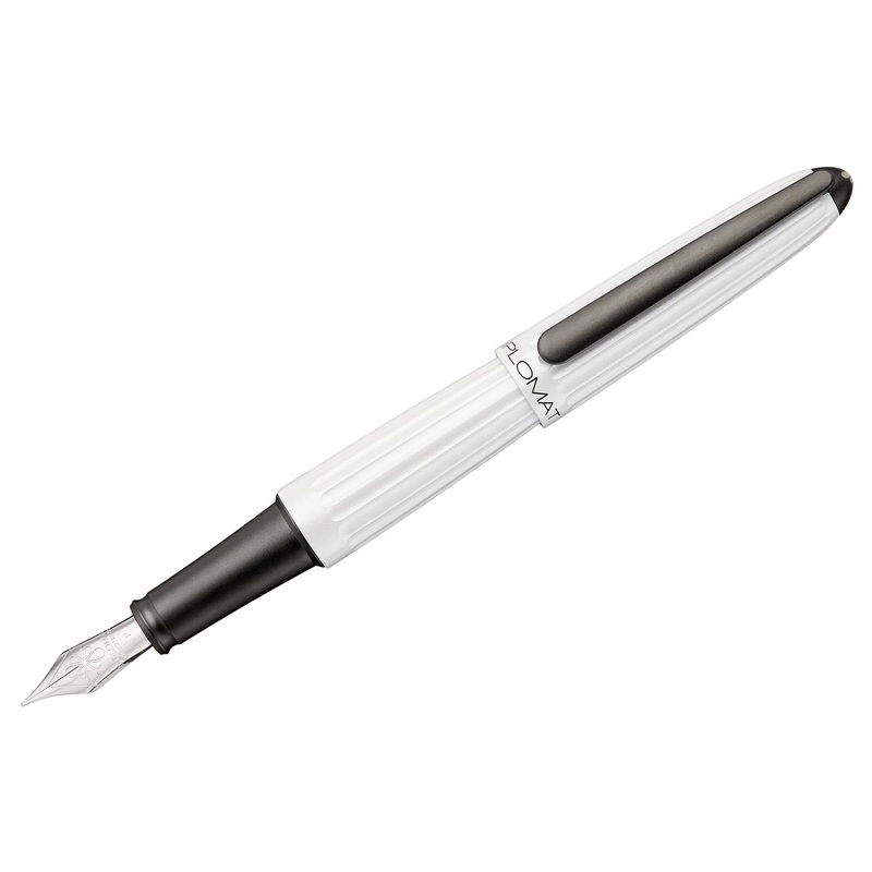 Diplomat Aero Fountain Pen - Lacquered White