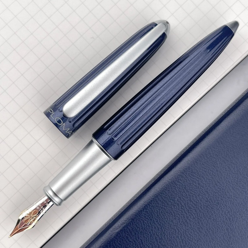 Diplomat Aero 14K Gold Fountain Pen - Midnight Blue